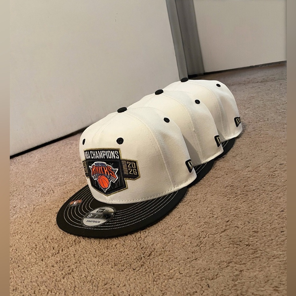 New York Knicks New Era NBA Finals 2026 Champions Locker Room 9Fifty Snapback